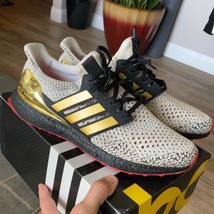 Mi Adidas Ultraboost custom size 11.5